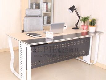 重慶雙層折疊辦公培訓(xùn)桌 多功能實木長條桌的廠家直銷優(yōu)勢